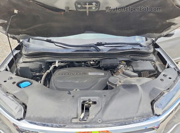 5FPYK3F74KB011307 2019 HONDA RIDGELINE Silver Rear interior view
