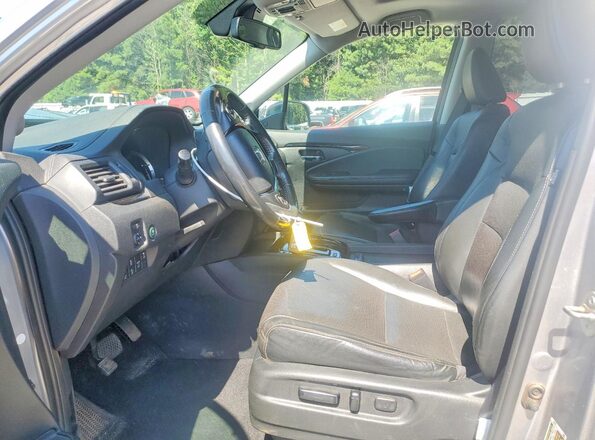 5FPYK3F76JB001599 2018 HONDA RIDGELINE Silver Вид салону спереду