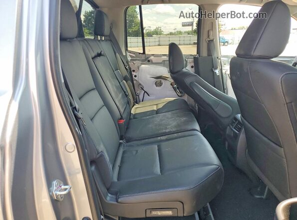 5FPYK3F76PB048141 2023 HONDA RIDGELINE Silver Vista de los asientos traseros
