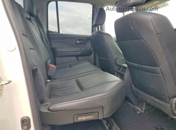 5FPYK3F79JB017294 2018 HONDA RIDGELINE White Widok tylnych siedzeń