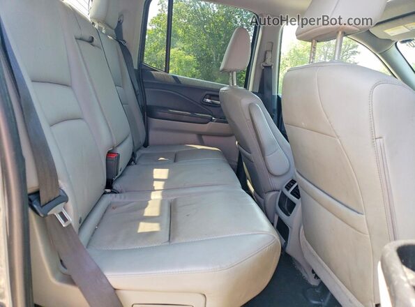 5FPYK3F7XHB012602 2017 HONDA RIDGELINE Gray Rear seats view