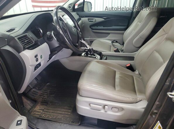 5FPYK3F7XJB013660 2018 HONDA RIDGELINE Серый Вид салона спереди