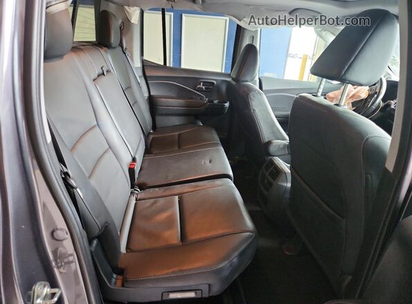 5FPYK3F7XKB035868 2019 HONDA RIDGELINE Gray Rear seats view