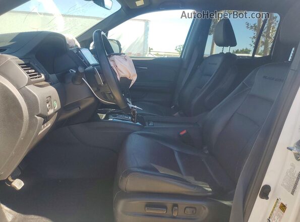 5FPYK3F83NB001493 2022 HONDA RIDGELINE White Front interior view