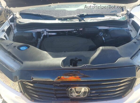 5FPYK3F83NB001493 2022 HONDA RIDGELINE White Rear interior view