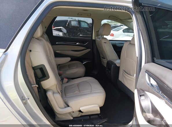 5GAERBKW0JJ173295 2018 BUICK ENCLAVE Silver Widok naklejki z numerem VIN