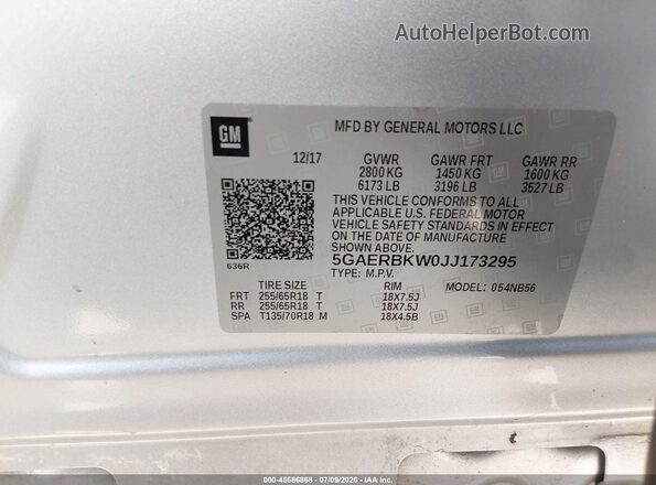 5GAERBKW0JJ173295 2018 BUICK ENCLAVE Silver Widok komory silnika