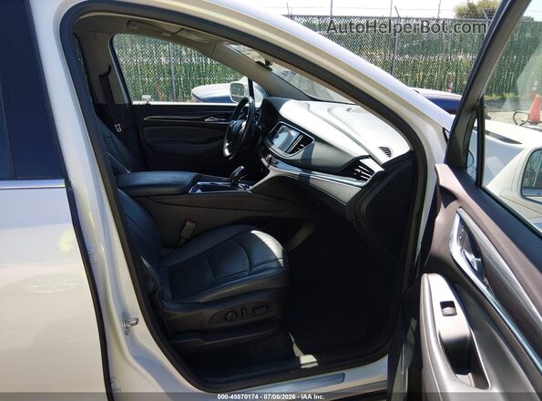 5GAERBKW5JJ203665 2018 BUICK ENCLAVE White Вид салону спереду