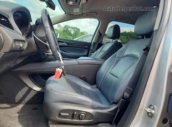 5GAERBKW7LJ201810 2020 BUICK ENCLAVE Silver Vista interior delantera