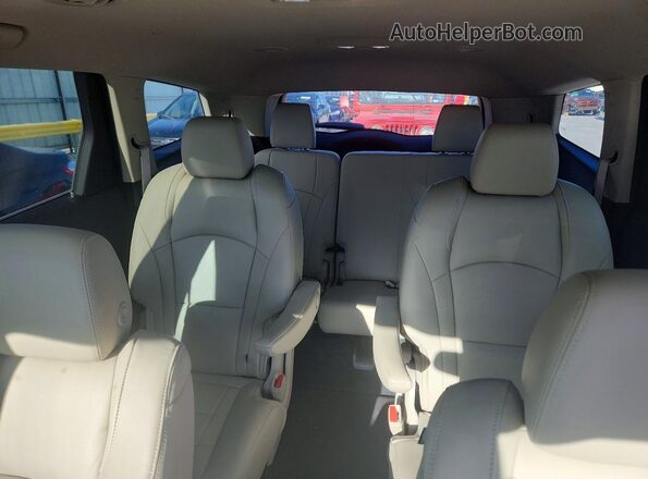 5GAERBKW9MJ256793 2021 BUICK ENCLAVE White Vista de los asientos traseros