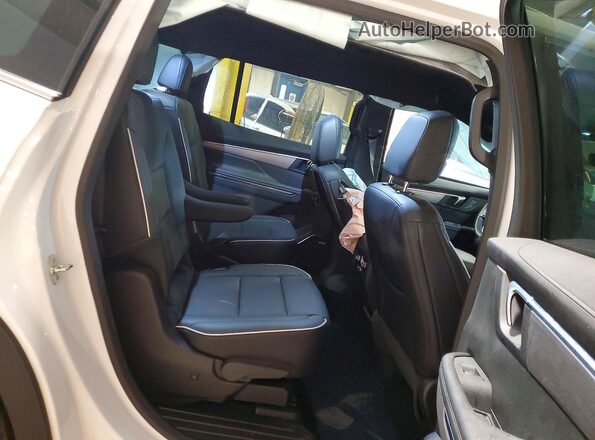 5GAEVAKSXTJ137880 2026 BUICK ENCLAVE White Vista interior trasera