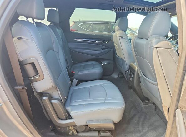 5GAEVAKW5PJ232811 2023 BUICK ENCLAVE Silver Widok wnętrza z tyłu
