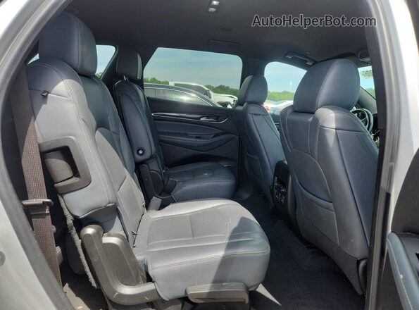 5GAEVBKW0NJ125314 2022 BUICK ENCLAVE Silver Rear interior view