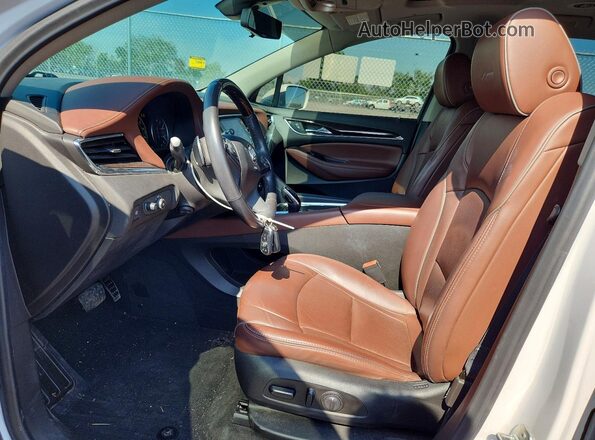 5GAEVCKW1JJ256218 2018 BUICK ENCLAVE White Front interior view
