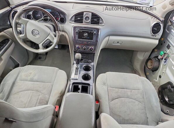 5GAKRAKD0HJ257705 2017 BUICK ENCLAVE Серебряный Вид панели приборов