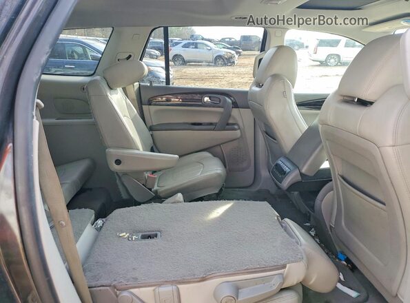 5GAKRBKD0GJ253447 2016 BUICK ENCLAVE Gray Вид задньої частини салону