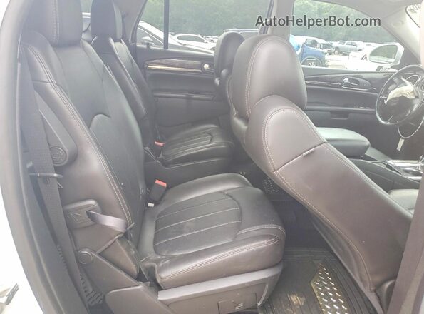 5GAKRBKD1HJ157117 2017 BUICK ENCLAVE White Widok wnętrza z tyłu