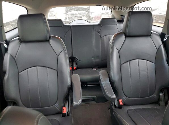 5GAKRBKD2HJ299556 2017 BUICK ENCLAVE Silver Вид задніх сидінь