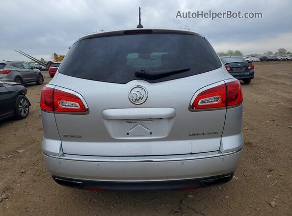 5GAKRBKD2HJ299556 2017 BUICK ENCLAVE Silver Вид ззаду