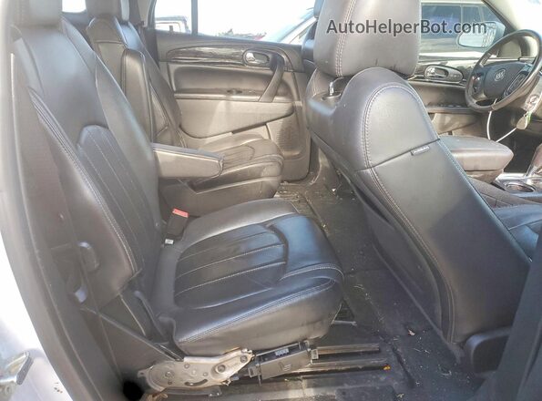 5GAKVBKD1GJ228150 2016 BUICK ENCLAVE White Vista de los asientos traseros
