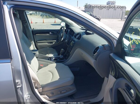 5GAKVBKD3HJ239720 2017 BUICK ENCLAVE Silver Вид салону спереду