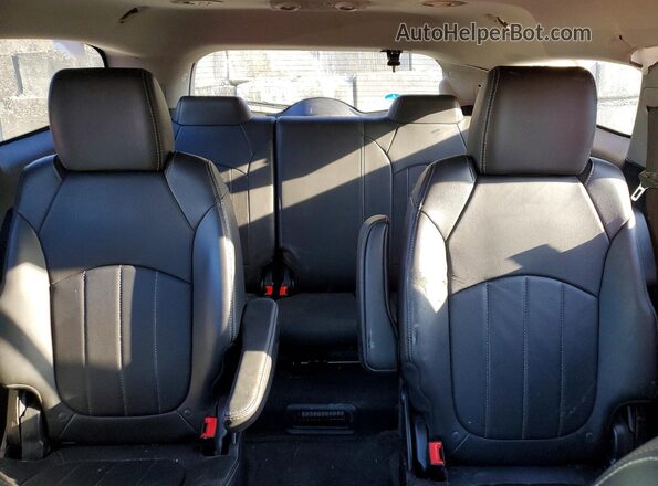 5GAKVCKD5HJ245802 2017 BUICK ENCLAVE Maroon Հետևի նստատեղերի տեսք