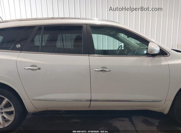 5GAKVCKD6HJ323990 2017 BUICK ENCLAVE White Vista interior trasera