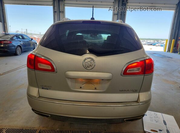 5GAKVCKDXHJ331039 2017 BUICK ENCLAVE Серебряный Вид сзади