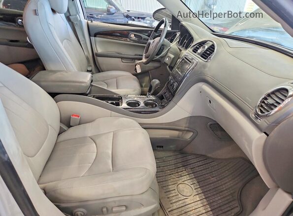 5GAKVCKDXHJ331039 2017 BUICK ENCLAVE Серебряный Вид салона спереди