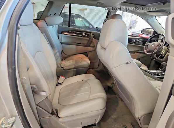 5GAKVCKDXHJ331039 2017 BUICK ENCLAVE Серебряный Вид задних сидений