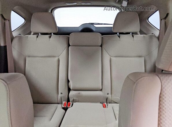 5J6RM3H58GL020870 2016 HONDA CR-V White Rear seats view
