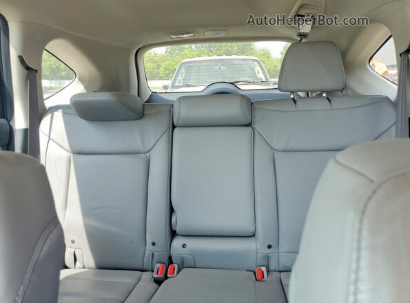 5J6RM4H75GL010210 2016 HONDA CR-V Silver Rear seats view