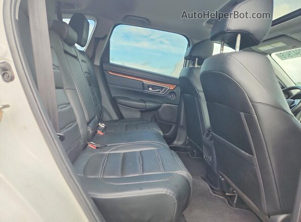 5J6RW1H81JL016708 2018 HONDA CR-V White Vista de los asientos traseros