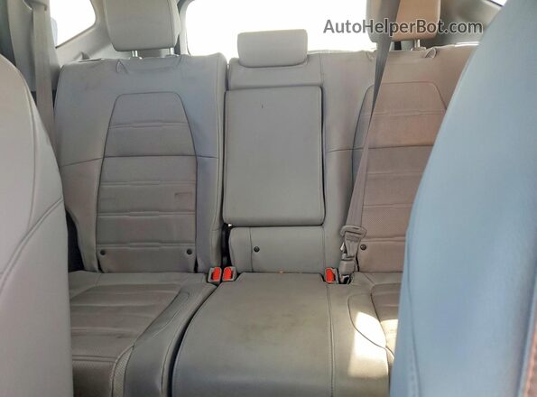 5J6RW2H82HL014594 2017 HONDA CR-V Burgundy Widok tylnych siedzeń