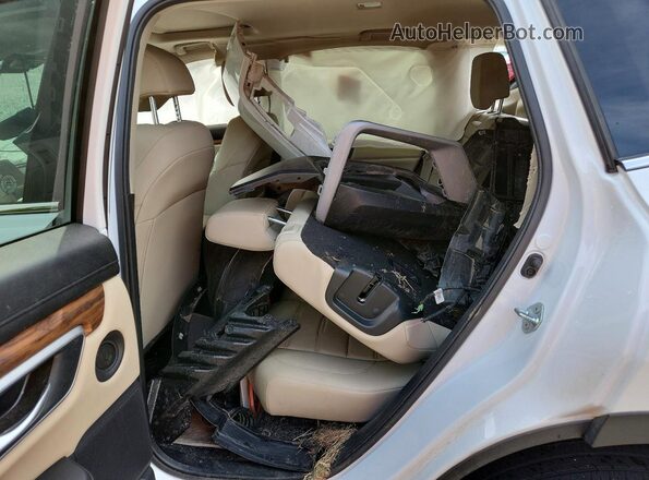 5J6RW2H82ML006604 2021 HONDA CR-V White Rear interior view