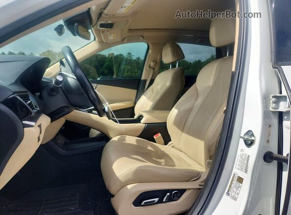 5J8TC1H58LL017112 2020 ACURA RDX White Front interior view
