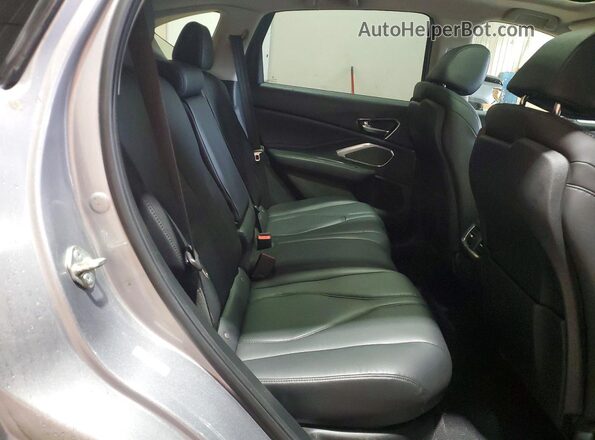 5J8TC2H35KL005650 2019 ACURA RDX Silver Widok wnętrza z tyłu