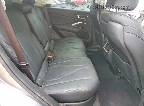 5J8TC2H39KL010057 2019 ACURA RDX Silver Vista interior trasera