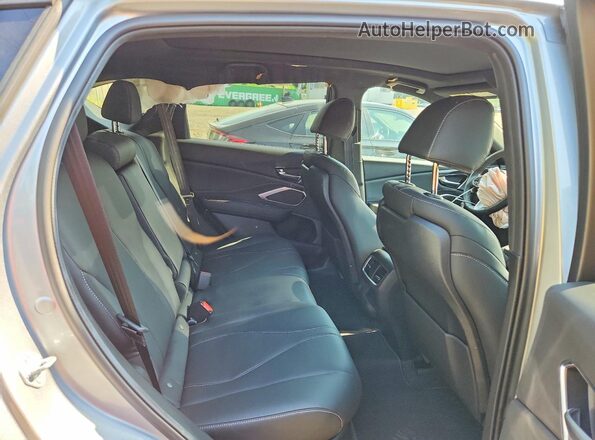 5J8TC2H47SL036813 2025 ACURA RDX Silver Widok wnętrza z tyłu