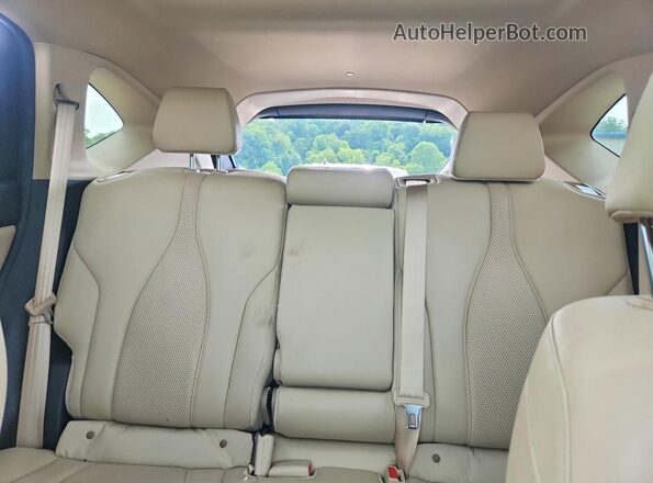 5J8TC2H51NL018546 2022 ACURA RDX White Widok tylnych siedzeń