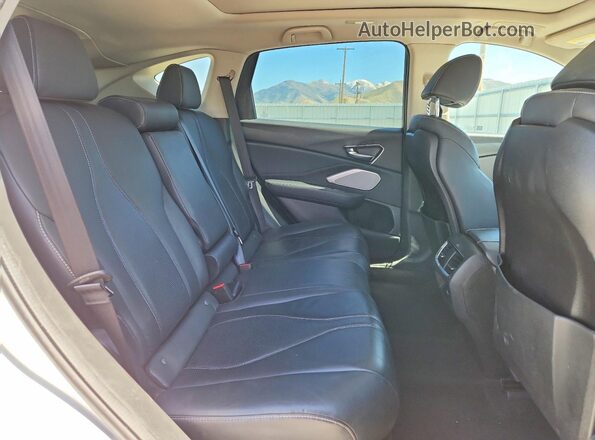 5J8TC2H58ML003590 2021 ACURA RDX White Вид задньої частини салону