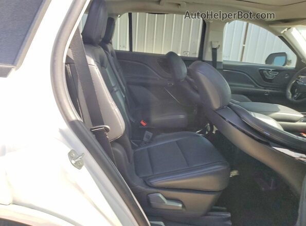 5LM5J6WC5SGL23437 2025 LINCOLN AVIATOR White Widok wnętrza z tyłu