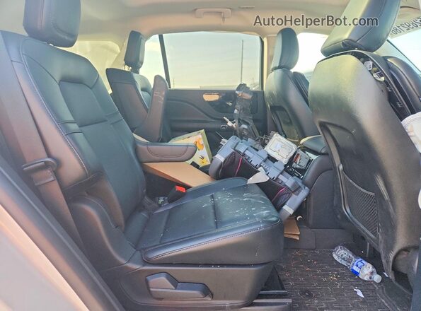 5LM5J6XC1SGL27824 2025 LINCOLN AVIATOR White Սալոնի հետևի տեսք