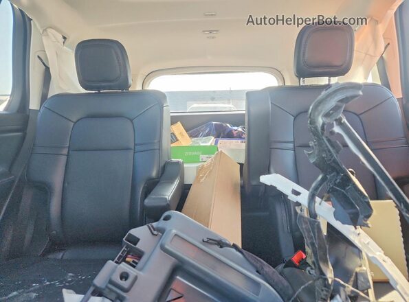 5LM5J6XC1SGL27824 2025 LINCOLN AVIATOR White Հետևի նստատեղերի տեսք