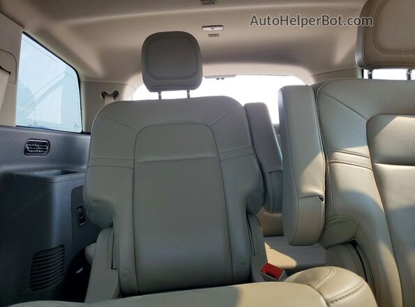 5LM5J6XC9RGL03104 2024 LINCOLN AVIATOR Black Widok tylnych siedzeń