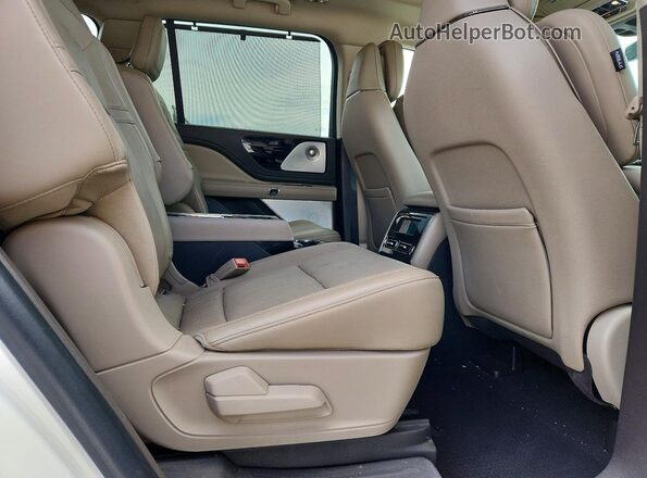 5LM5J7WC1LGL23667 2020 LINCOLN AVIATOR White Vista interior trasera