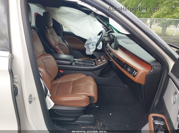 5LM5J7WC1MGL06935 2021 LINCOLN AVIATOR White Սալոնի դիմացի տեսք