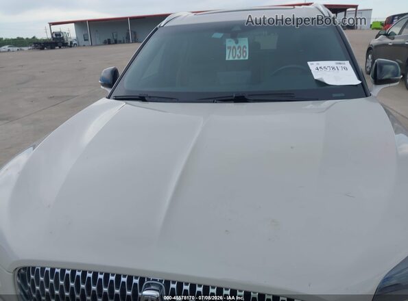 5LM5J7WC3LGL05817 2020 LINCOLN AVIATOR Cream Vista frontal