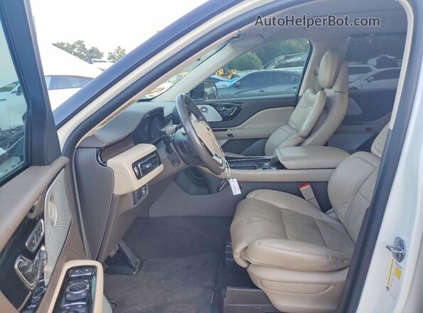 5LM5J7WC3MGL16382 2021 LINCOLN AVIATOR White Widok wnętrza z przodu