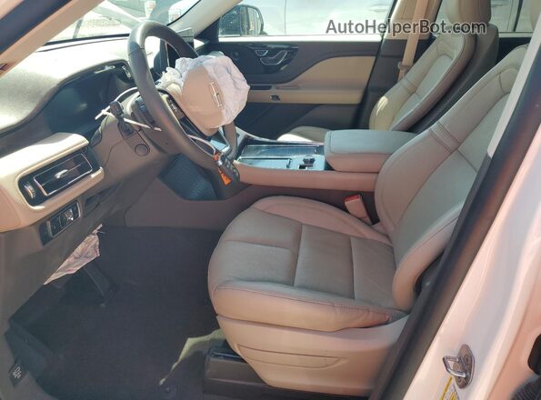 5LM5J7WC5PGL30210 2023 LINCOLN AVIATOR White Front interior view